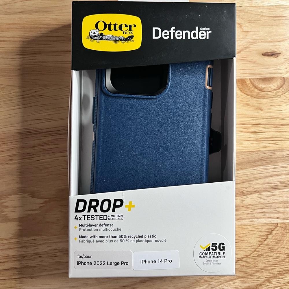 OtterBox Defender Series Case for iPhone 14 Pro - Blue